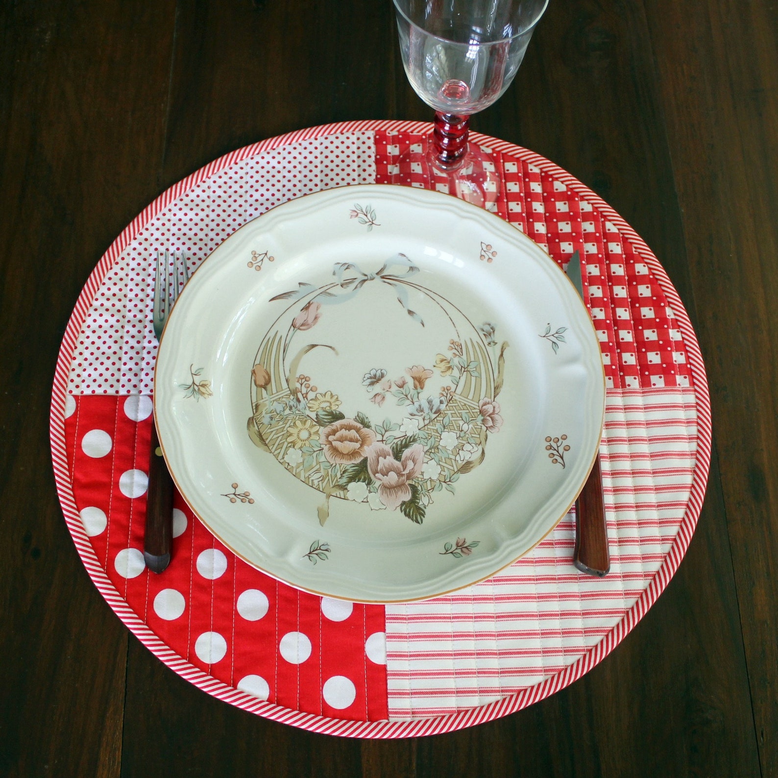 Quilted Round Placemats Red White Set of 2 Reversible Table Etsy