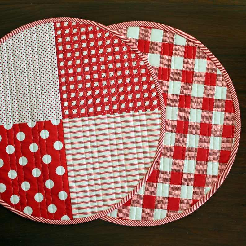 Quilted Round Placemats Red White Set of 2 Reversible Table Etsy