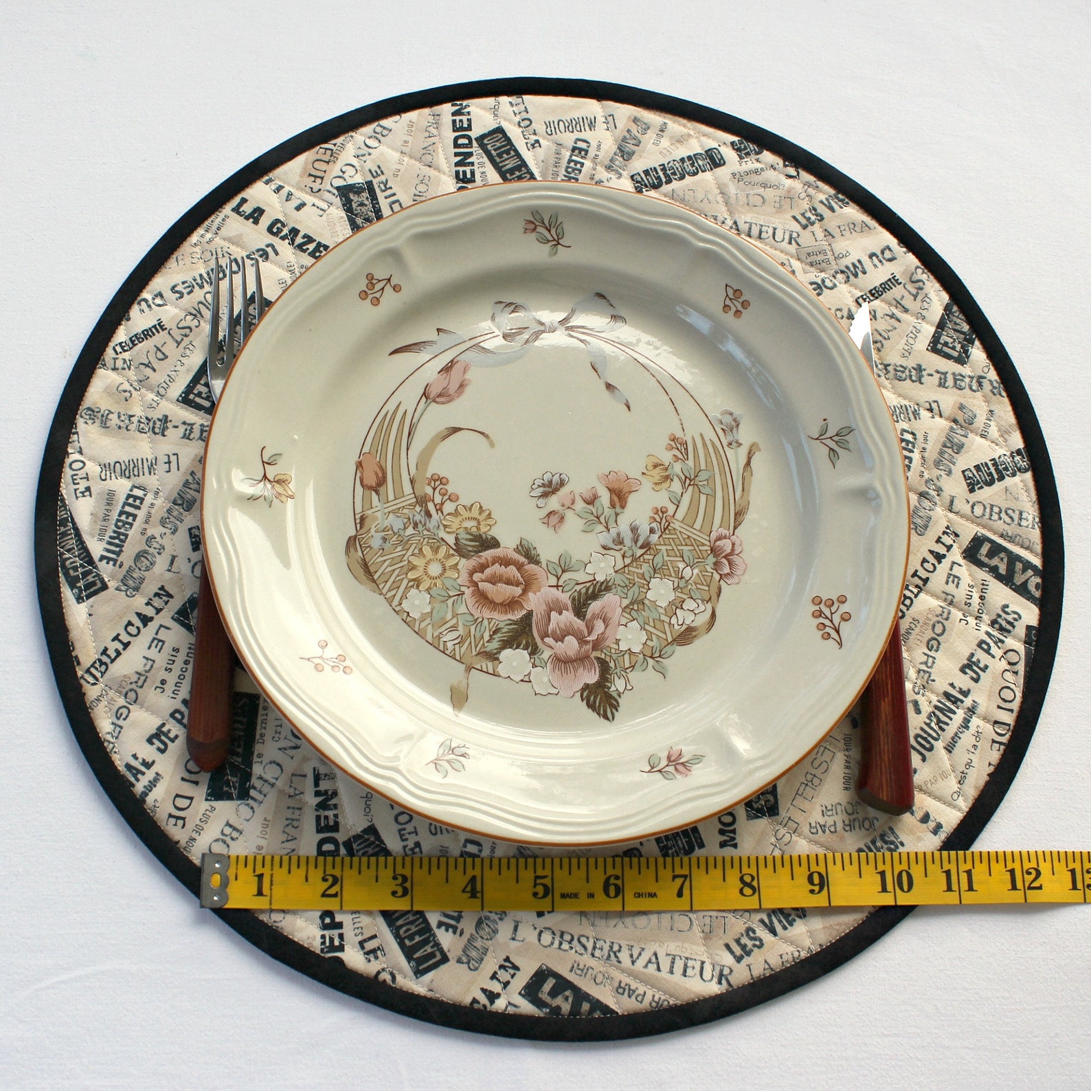 Quilted Round Placemats French Newspaper Set of 2 or 4 Table Etsy