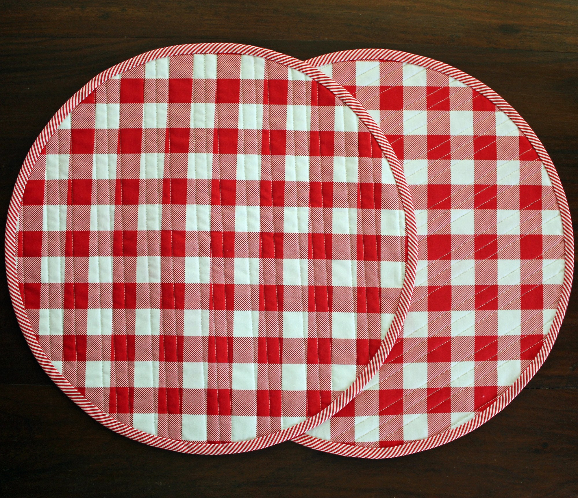 Quilted Round Placemats Red White Set of 2 Reversible Table Etsy