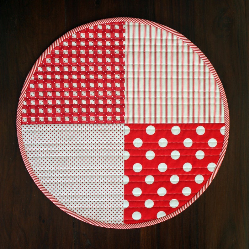 Quilted Round Placemats Red White Set of 2 Reversible Table Etsy