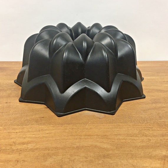 Nordic ware star bundt pan discount