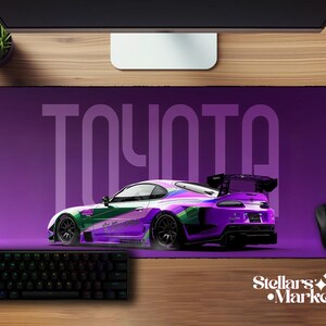 Alfombrilla de escritorio Toyota Supra / Alfombrilla de ratón Turbo Racecar / Regalo de escritorio para amantes de los coches JDM / Alfombrilla de escritorio de neopreno para juegos / Accesorio de oficina para automóviles