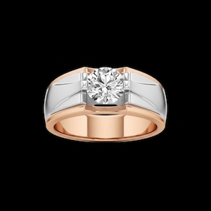 Könnte beinhalten: Ein zweifarbiger Ring mit einem großen, runden, klaren Edelstein, der in einer weißen Metalleinfassung gefasst ist. Das Band ist roségoldfarben und der Ring hat ein modernes, geometrisches Design. Der Ring ist vor schwarzem Hintergrund.