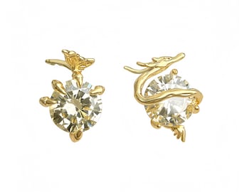 Asymmetriska örhängen med drake och fjäril, 18K guldpläterade, liten fjärilsörnstift, unika mytiska smycken