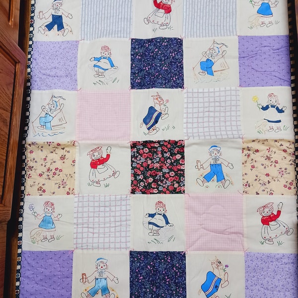 Raggedy Ann & Andy Quilt Baby Quilt  Wall hanging  One of a kind Quilt