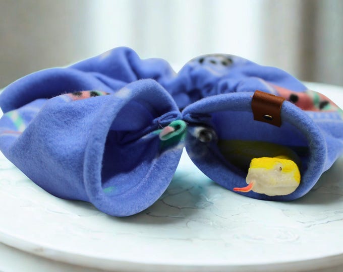 Fleece Reptile Hideout Donut: Cozy Gecko/Lizard Snuggle Sack