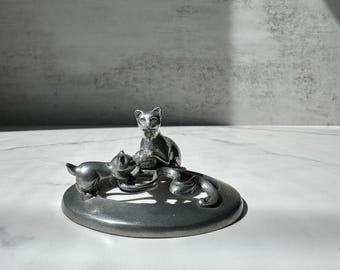 Vintage Seagull Canada Pewter Kitty Cat and Kitten Figurine Paperweight