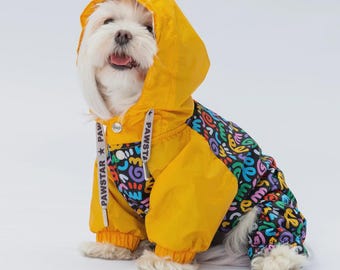 Chubasquero impermeable para perros: chaqueta ligera y ajustable para exteriores.