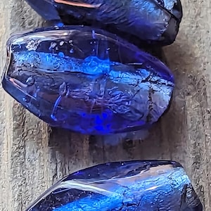Antique Foil lampwork glass bead/COBALT peacock  Bohemian foil glass//Flat oval 14 x 20mm (1)