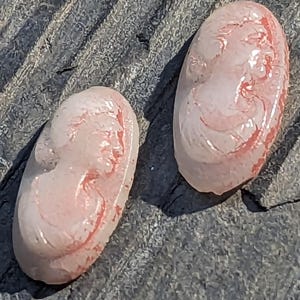 VICTORIAN LADIES 1920s Antique glass cameo stone 12X18 cabochon (1)