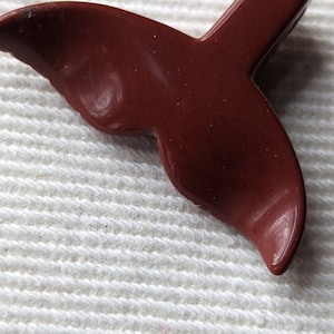 VINTAGE stone Whale Tail. genuine semi-precious JASPER rust colorcarved 25mm (1)