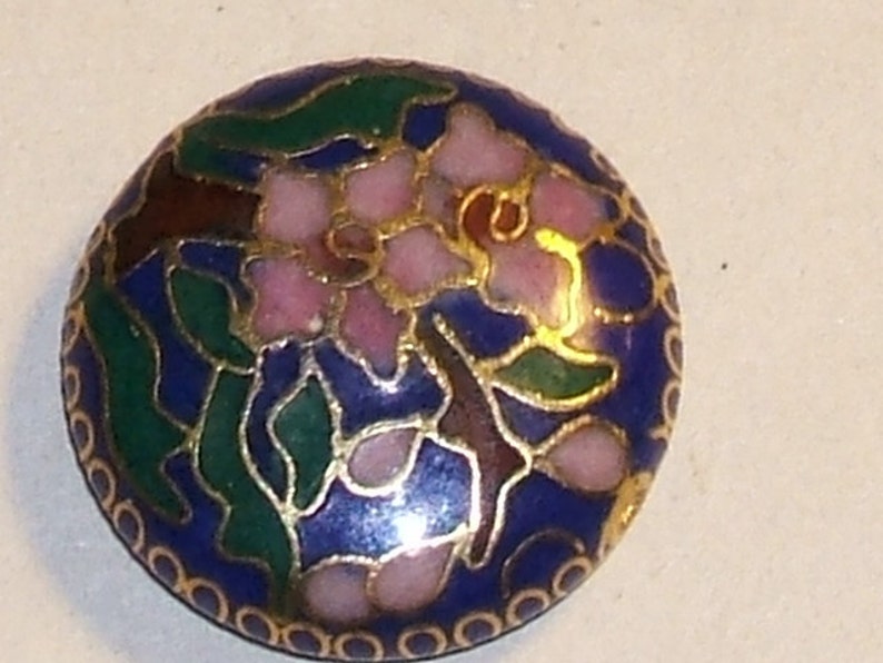 Vintage cloisonne bead floral antique pink green on blue flowers disc 18mm