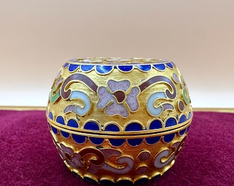 Antyczne chińskie pudełko na drobiazgi z emalii Cloisonné | Pudełko na tabletki z pozłacaną emalią | Pudełko na biżuterię z motywem kwiatowym | Kolekcjonerska kosmetyczka na prezent