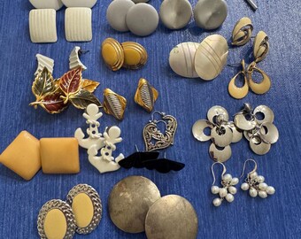 Earring Lot 1980s-90s Enamel, Shell, Plastic, Metal 23 Pairs