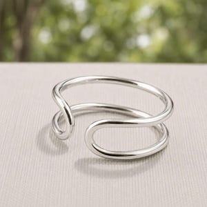 Sterling Silver Wavy Double Loop Ring – Modern Minimalist Adjustable Band