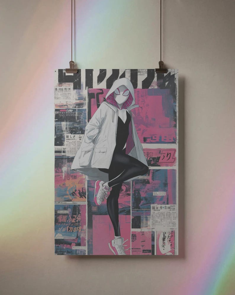 Pu&ograve; includere: Un cartello in legno rustico con la scritta "Welcome to our home" in lettere bianche. Il cartello presenta una finitura invecchiata e un design semplice e invitante, perfetto per l'arredamento dell'ingresso.