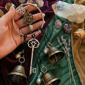 Accroche-porte en forme de cloche de sorcière - Carillon éolien de protection Wiccan, décoration d'intérieur
