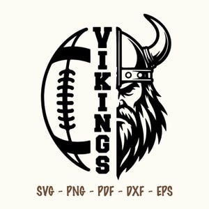 Könnte beinhalten: Ein schwarz-weißes Grafikdesign mit einem geteilten Bild, das links einen Football und rechts das Gesicht eines Wikingerkriegers zeigt, wobei das Wort VIKINGS vertikal in der Mitte steht. Unter der Grafik befindet sich der Text SVG - PNG - PDF - DXF - EPS.