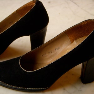 1940s Vintage TOMCRAFT Suede Pumps Almond Toe with Chunky Heel size 5.5