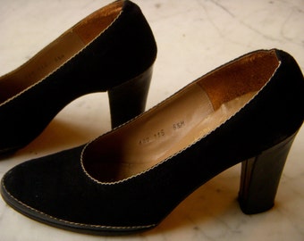 1940s Vintage TOMCRAFT Suede Pumps Almond Toe with Chunky Heel size 5.5
