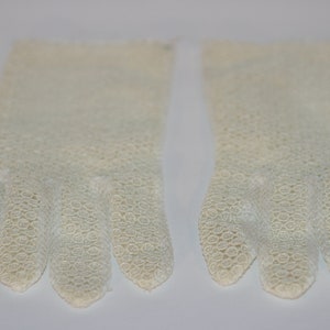 1950s Fishnet Gloves Delicate Ivory Vintage Lace Dead-stock