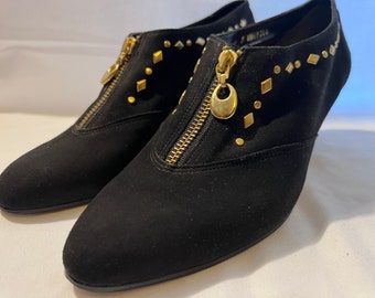 90s Glam Rock Booties with Puffy Gold Zipper and très Chic Studded Detail Vintage CALIFORNIA MAGDESIANS Size 9