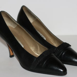 Vintage 80er Schwarze BALLY Butterweiche Kalbsleder Pumps mit Satinschleife Size 5