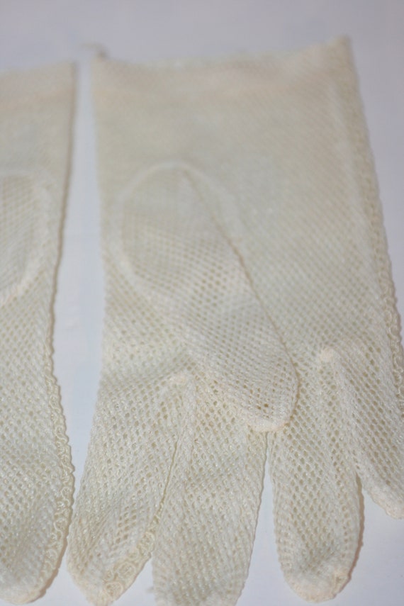 1950s Fishnet Gloves Delicate Ivory Vintage Lace … - image 5