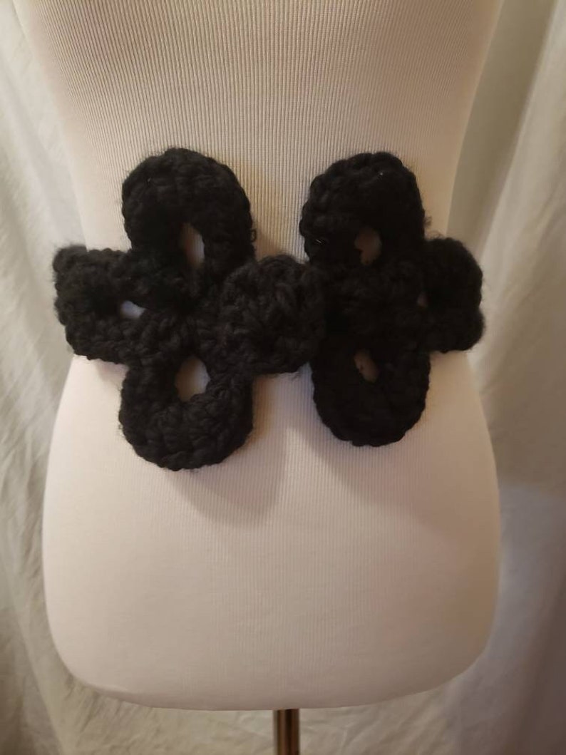 Dowager Frog button cord crochet belt Black