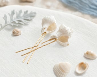 White Shell Hair Pin, Coastal Bridal Hair Accessory, Beach Wedding Hair Pin, Cape Cod Bride, Nautical Wedding Detail, Murex Shell