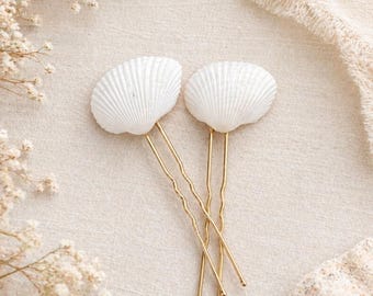 White Cockle Shell Hair Pin, Bridal Hair Pin, Beach Wedding Hair Accessory, Coastal Hair Pin, Nautical Bride, Wedding Keepsake