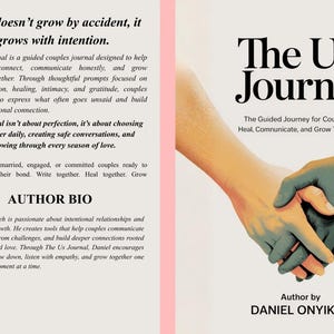 Puede incluir: La portada de "The US Journal" muestra dos manos entrelazadas, con el título y el subtítulo "The Guided Journey for Couples to Heal, Communicate, and Grow Together". Un diario para parejas.
