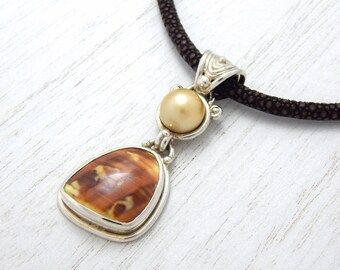 Tahitian Pearl Shell Cabochon Silver Pendant