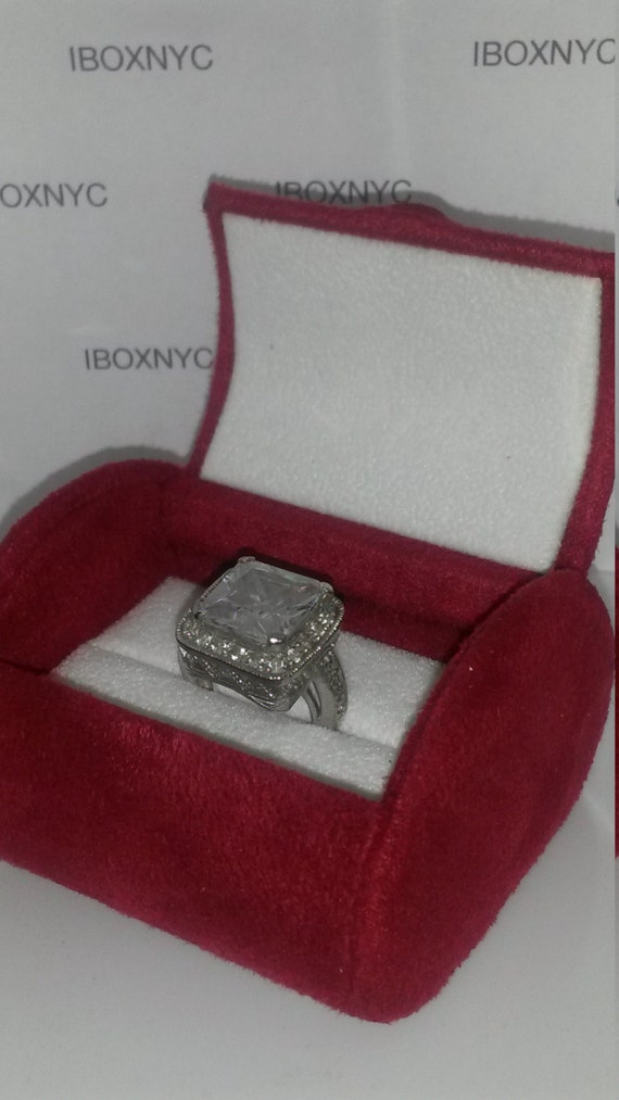 red engagement ring box