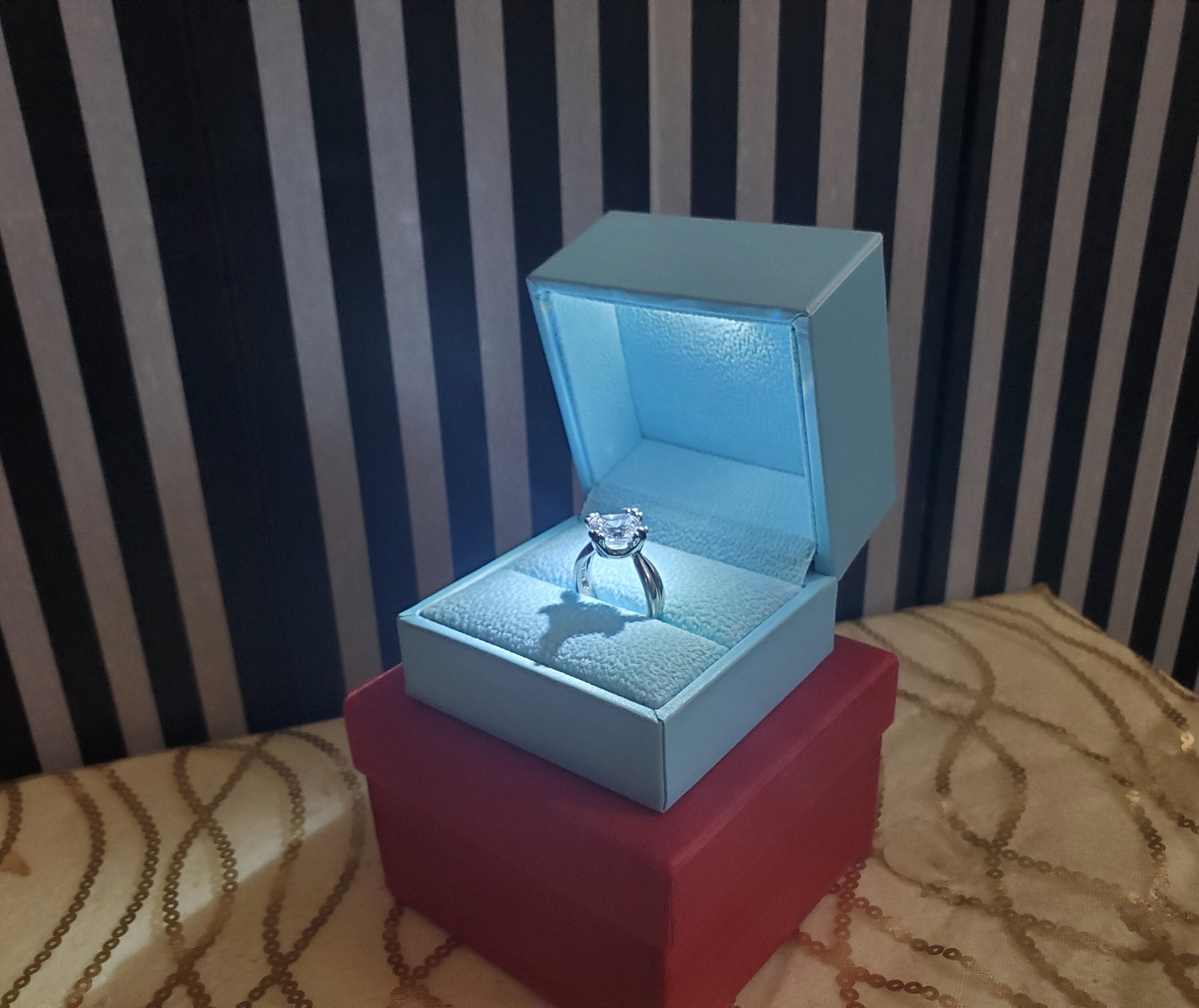 Small Ring Box KUKUVR Pieces Velvet Ring Gift Box, Small Ring