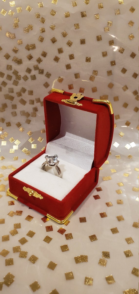 ring presentation box