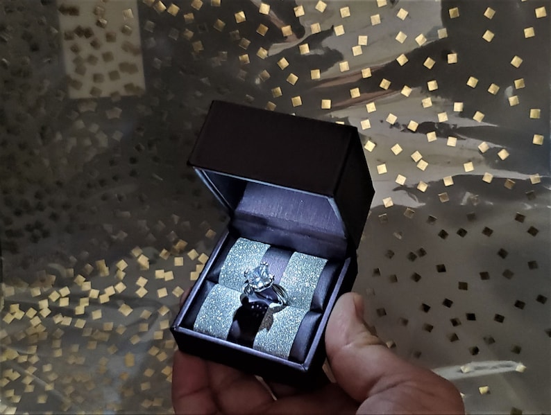 illuminated ring box