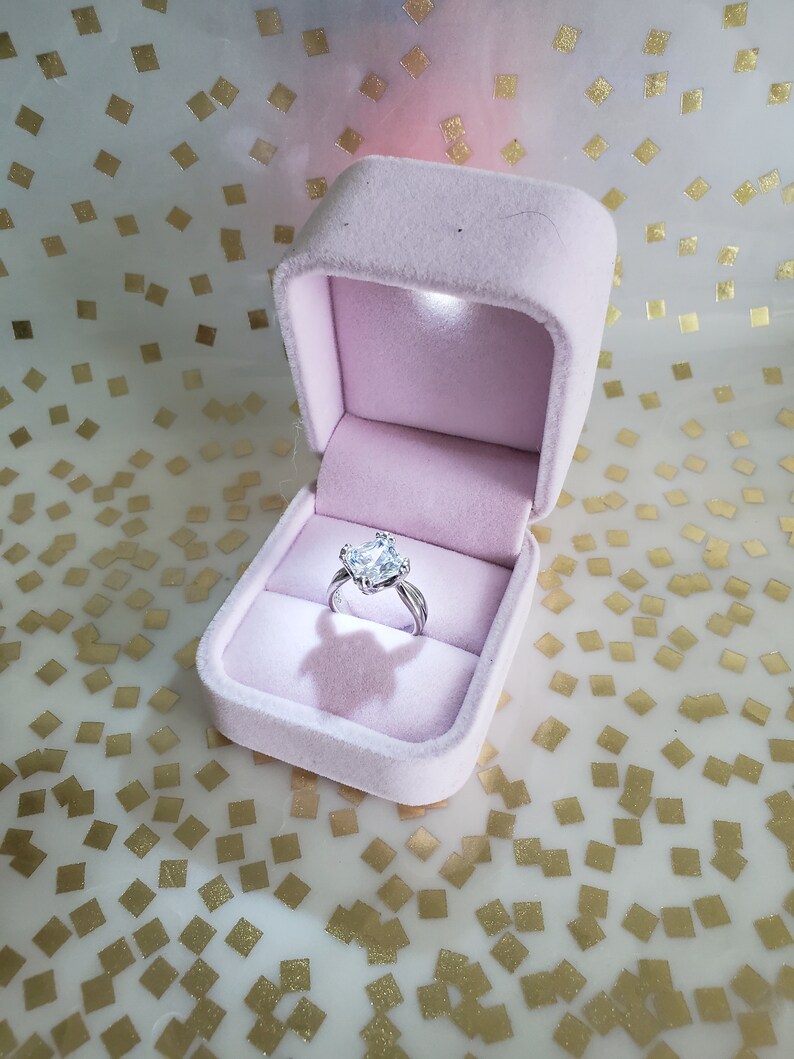illuminated ring box