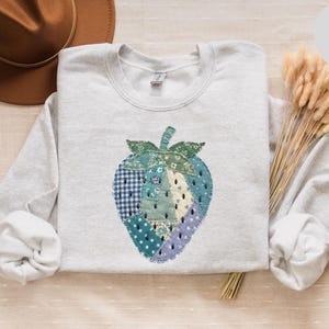 Sudadera vintage de fresas, suéter de granja acolchado con estampado de retazos, cuello redondo rústico estilo cottagecore, regalo de verano