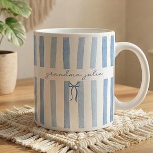 Personalized Grandma Mug, Custom Nana Name Stripe Coffee Cup, Baby Announcement Gift for Grandma, Gigi Grammy Abuela Gifts