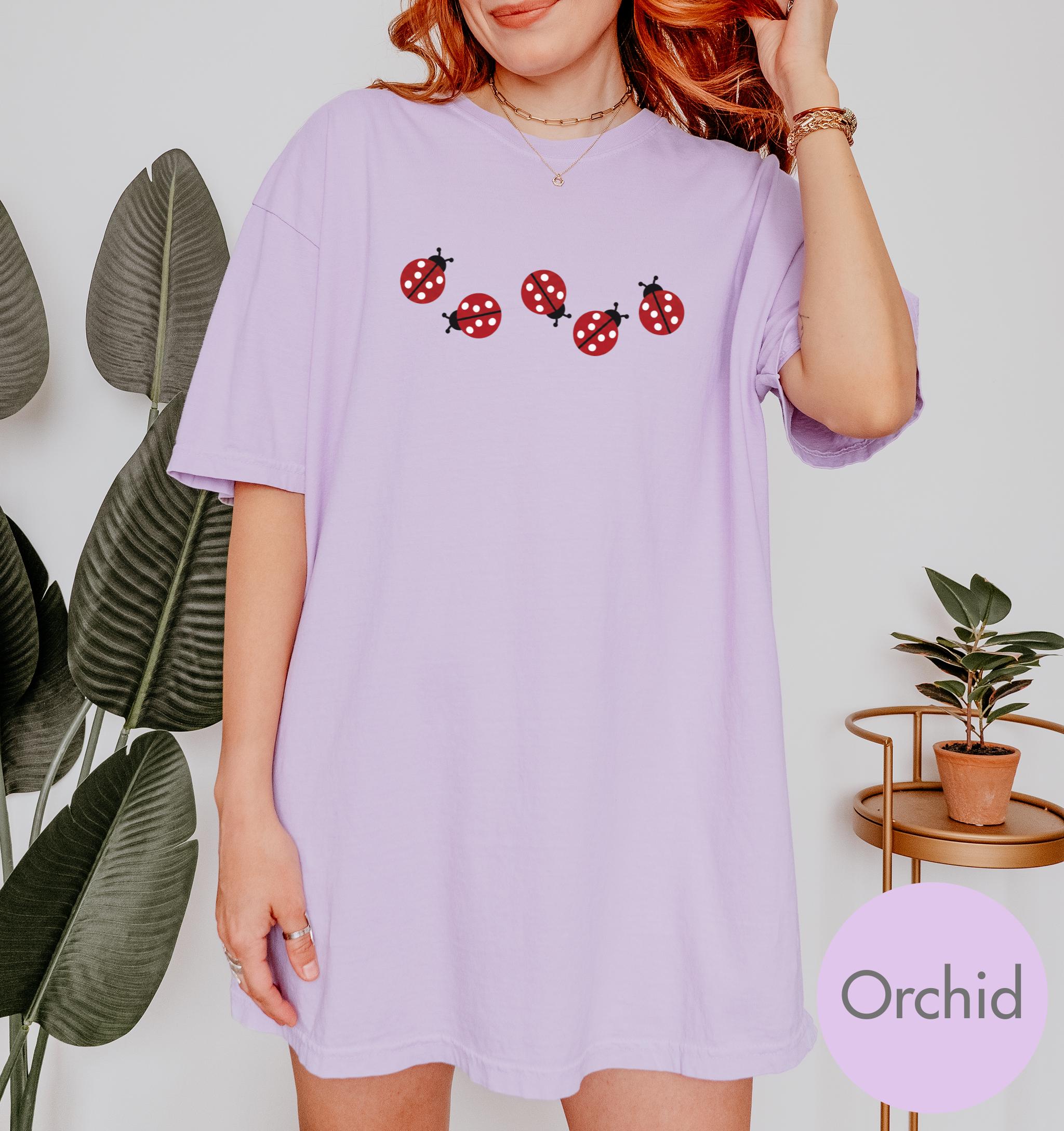 Comfort Colors Retro Ladybug Shirt, Cute Vintage Style Cottagecore Nature Lover Tee, Trendy Summer Boho TShirt