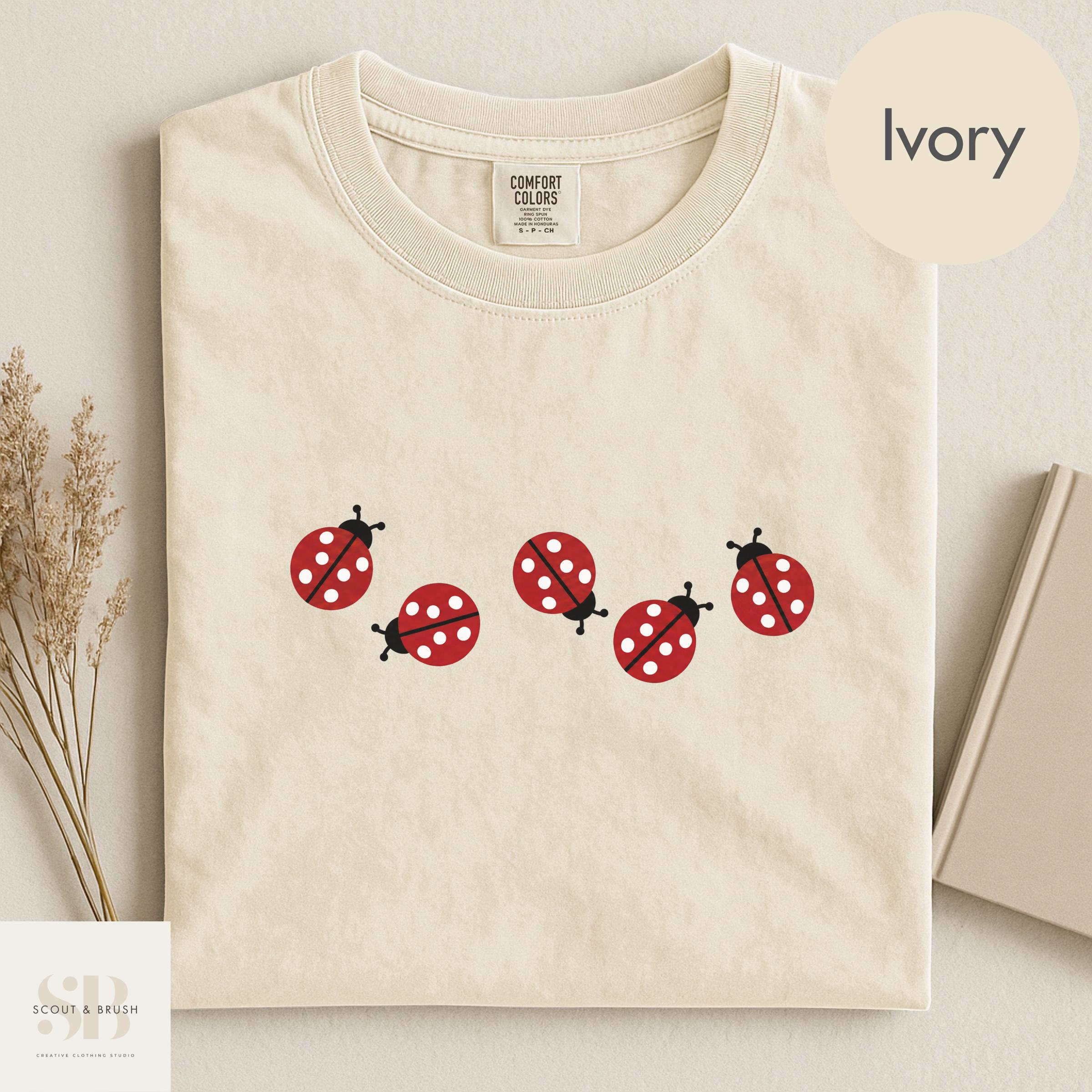 Comfort Colors Retro Ladybug Shirt, Cute Vintage Style Cottagecore Nature Lover Tee, Trendy Summer Boho TShirt
