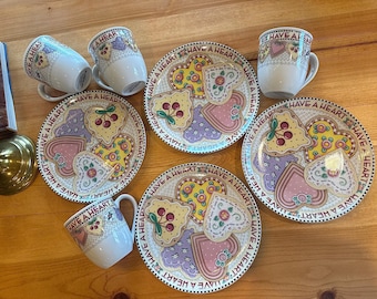 Mary Engelbreit “Have a Heart” 8 Pc Dinnerware Set – 4 Salad Plates 8.5” + 4 Mugs – Vintage 2001 Valentine Heart Dishes