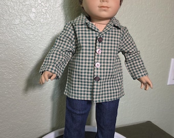 18-Zoll-Junge-Puppe, hellgrün-beige kariertes Hemd und blaue Jeans.