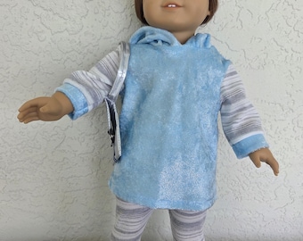18 "Puppe Hellblaues Kapuzentop & Gestreifte Leggings im Set mit Geldbörse - Baumwollmischung