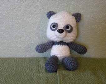 Peter der Panda Bär gehäkeltes Stofftier
