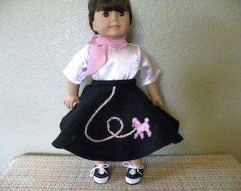 18"Puppe Pudel Rock Set, Schwarzer Filzrock, Rosa Schal, Sattelschuhe, 50er Jahre Stil