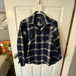 High Sierra Vintage Navy Blue Plaid Flannel Button Up Shirt Women’s Size Small