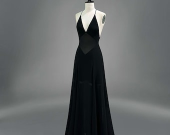 Vestido largo negro con cuello halter en V: vestido minimalista y elegante sin espalda